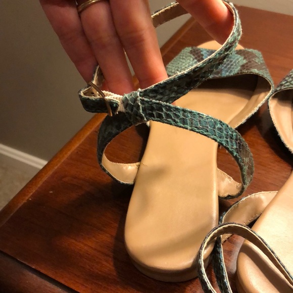 Sandals - Picture 3 of 4